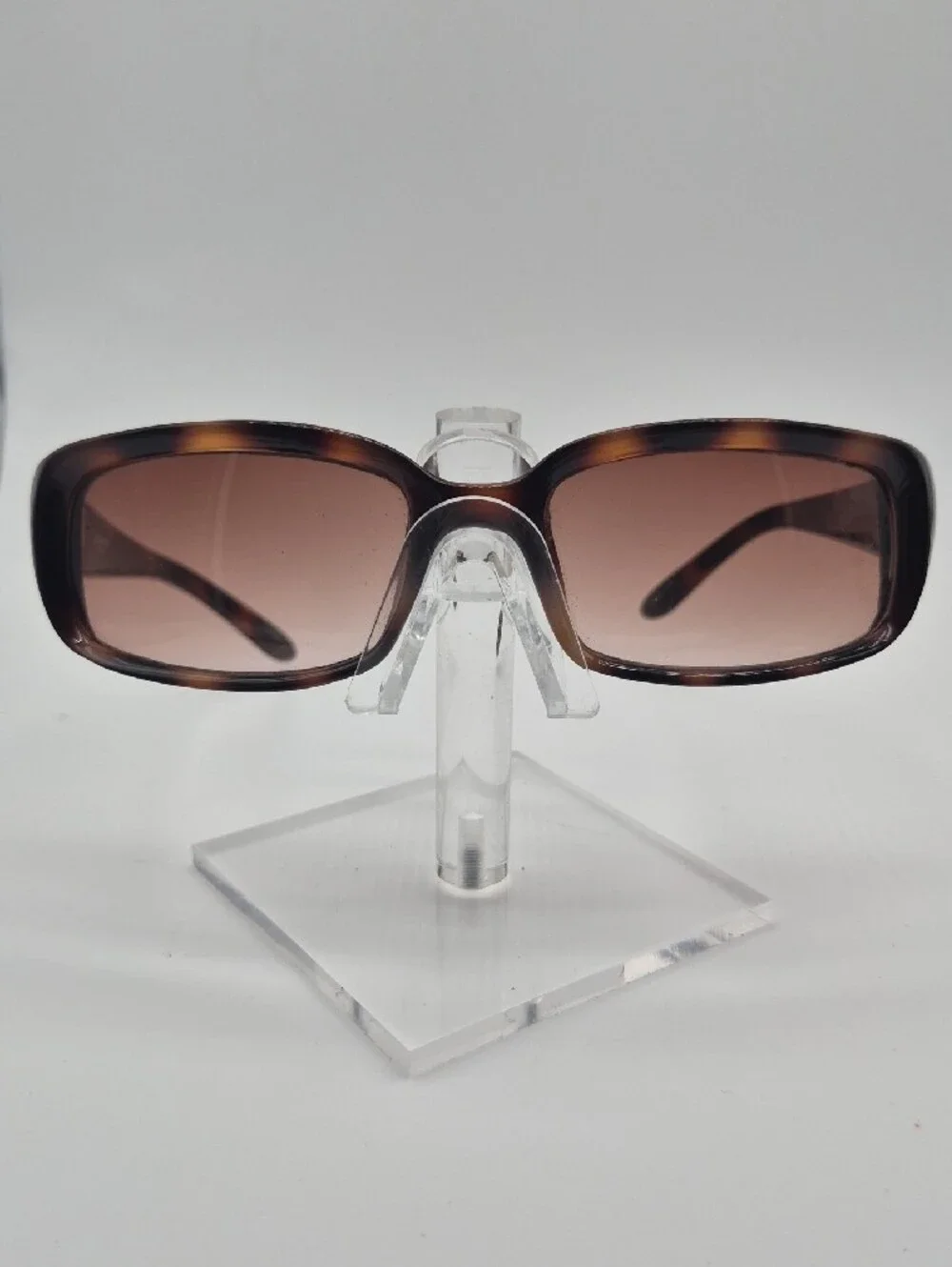 Liz Claiborne Tortoiseshell Sunglasses with Brown Lenses 13103